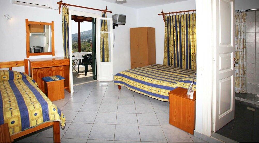 Фото Alexandros Rooms & Studios