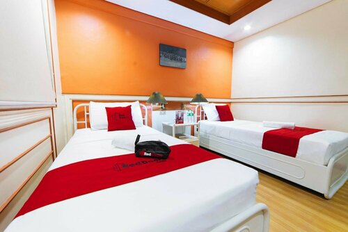 Гостиница RedDoorz @ The Manor Davao в Давао