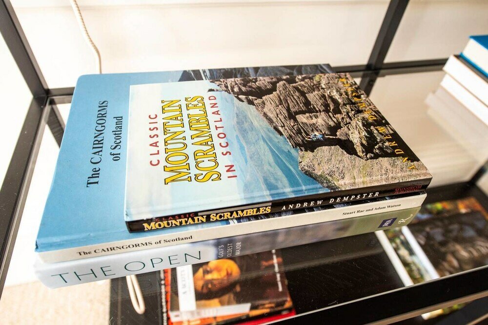 Фото Bright and Spacious 4-bedroom Apart in Stockbridge