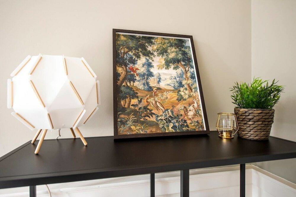 Фото Bright and Spacious 4-bedroom Apart in Stockbridge