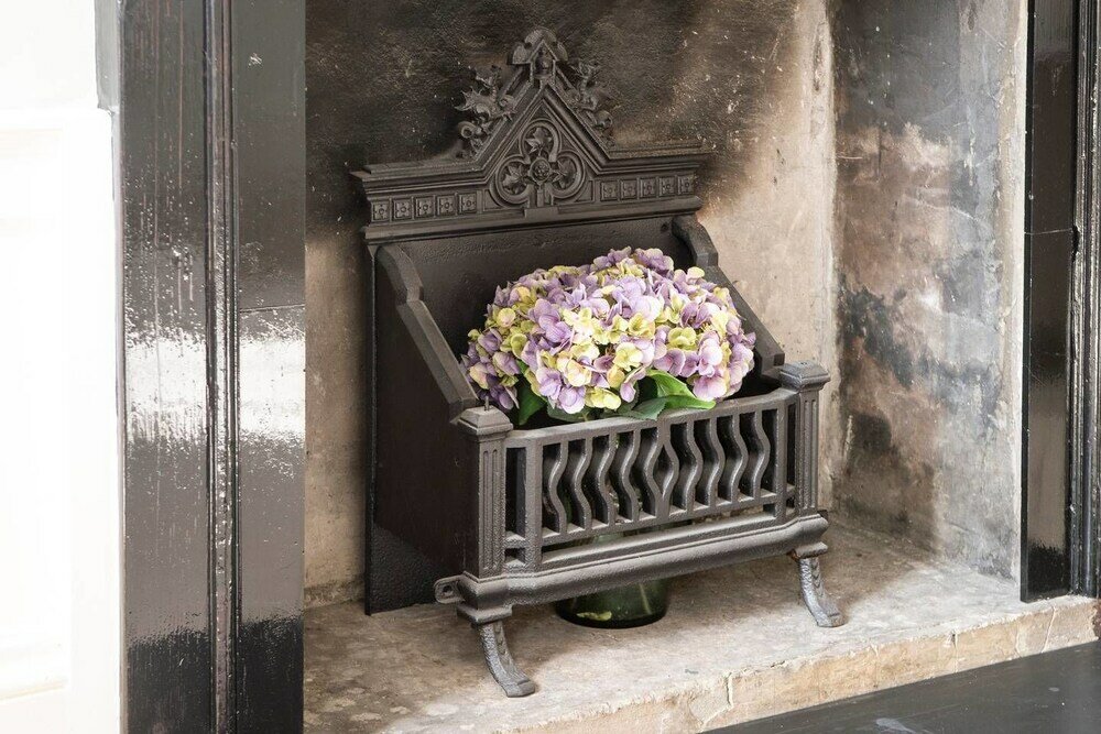 Фото Bright and Spacious 4-bedroom Apart in Stockbridge