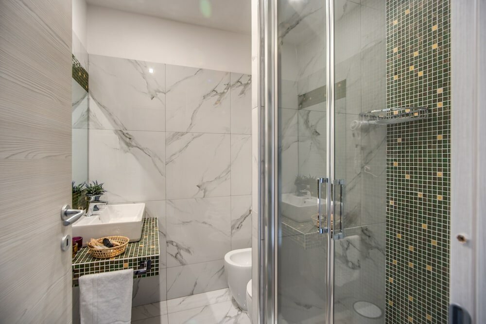 Фото Piazza di Spagna Comfort Rooms