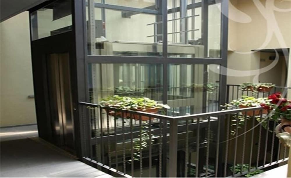 Фото Hotel Karol