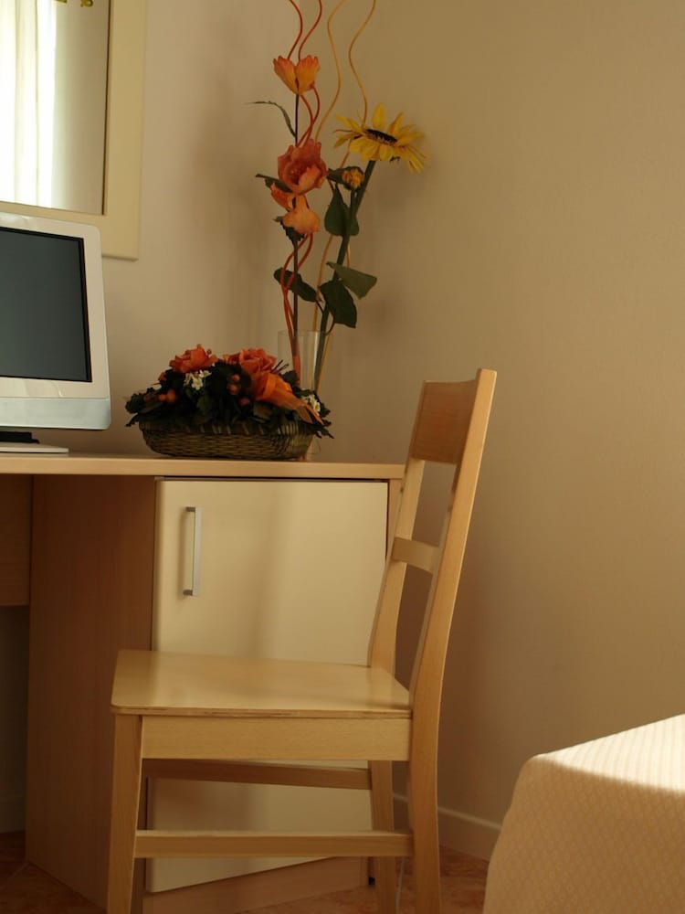 Фото Hotel Karol