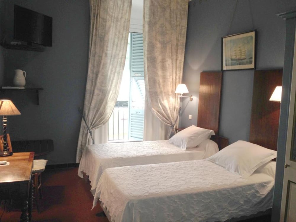 Фото Hotel Central Bastia