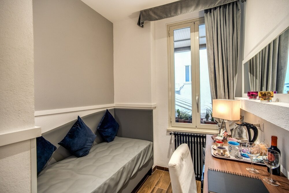 Фото Piazza di Spagna Comfort Rooms