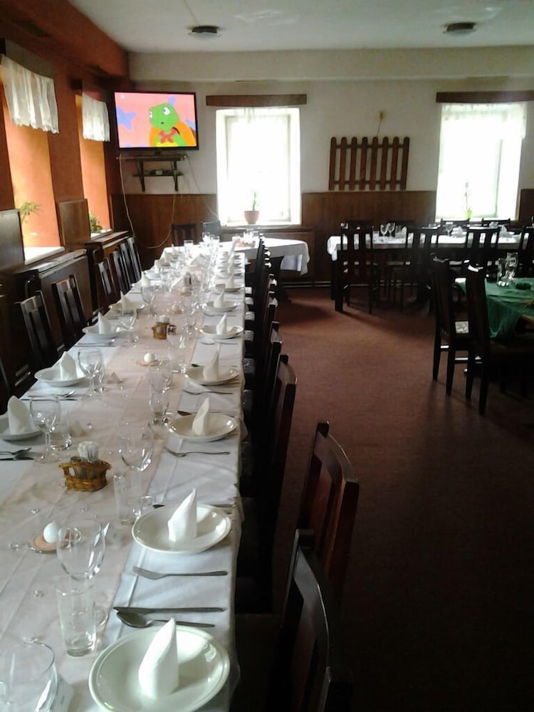 Фото Hotel Pod Jedlovým vrchem