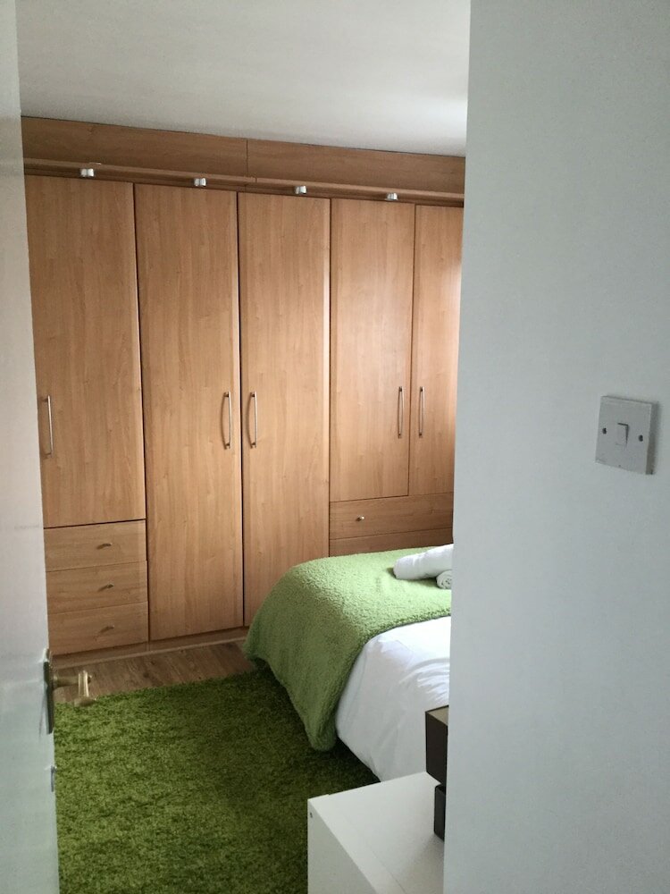 Фото Nice 4 Bedroom near Basildon Town Center