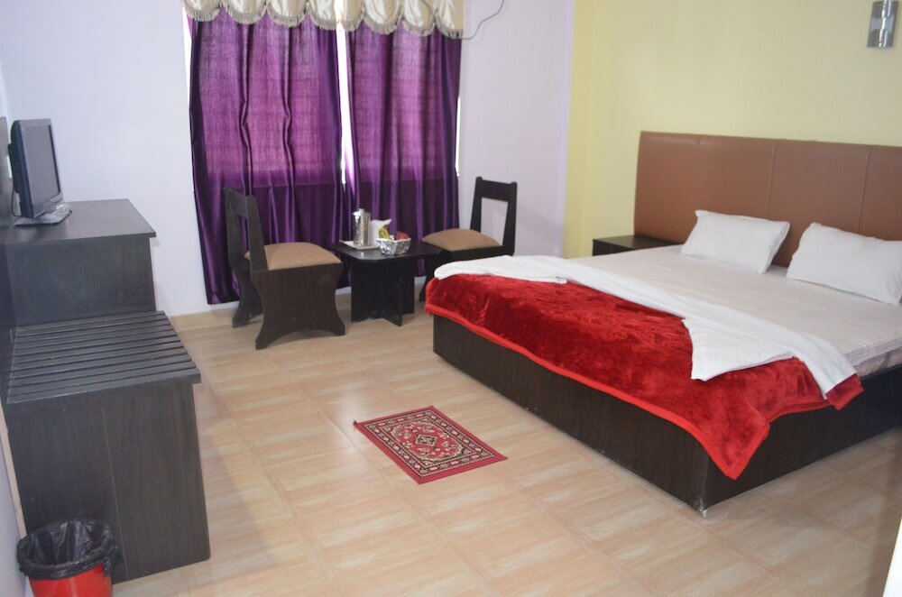 Фото Hotel Joshi