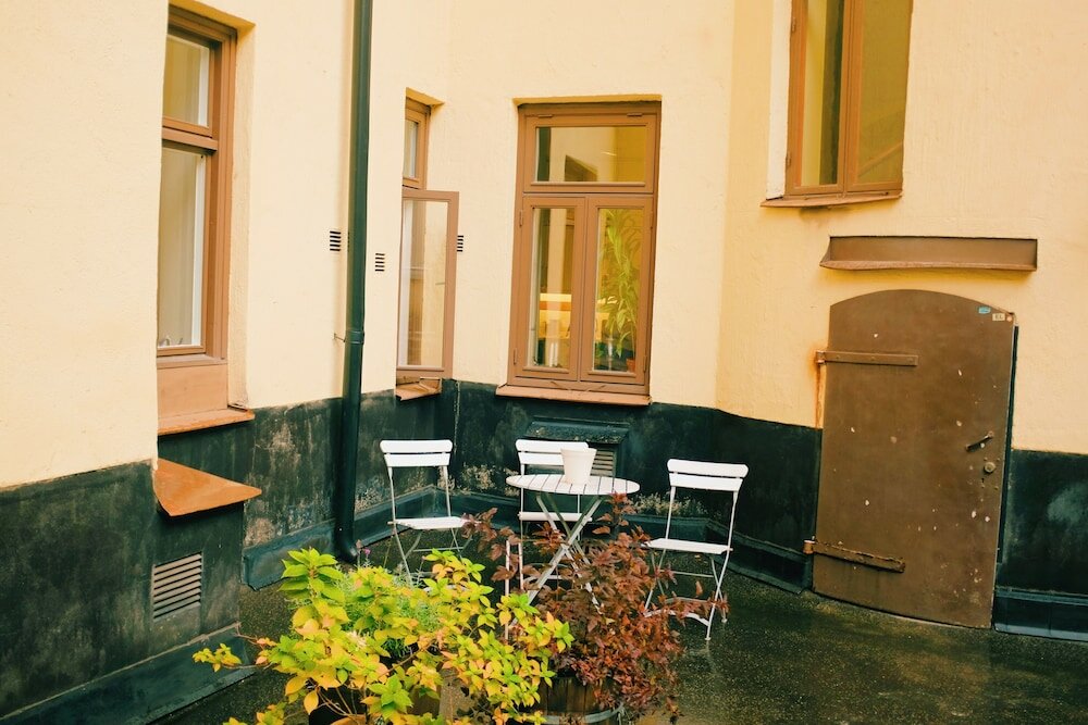 Фото Beautiful, Artistic, Heirloom Apartment