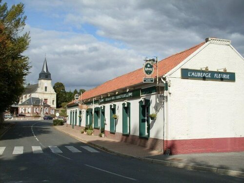 Гостиница L'auberge fleurie в Пероне
