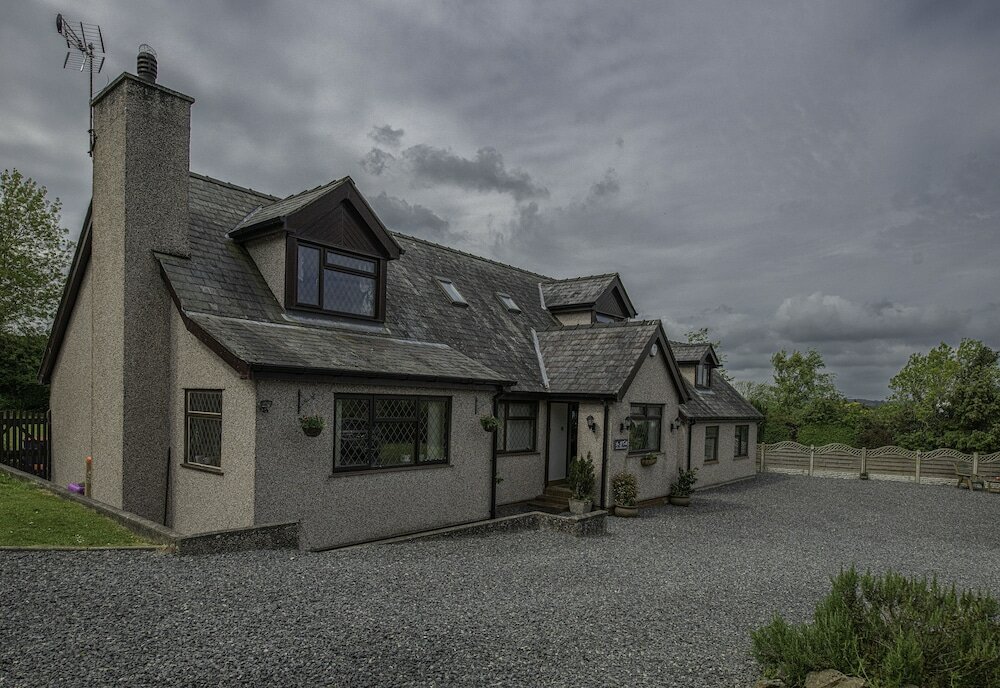 Фото Lon Y Traeth Bed & Breakfast