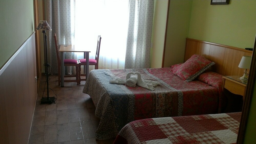 Фото Hostal Ponte Dos Santos