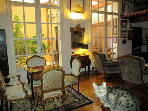 Гостиница Dolphin's B&b в Экс-ан-Провансе