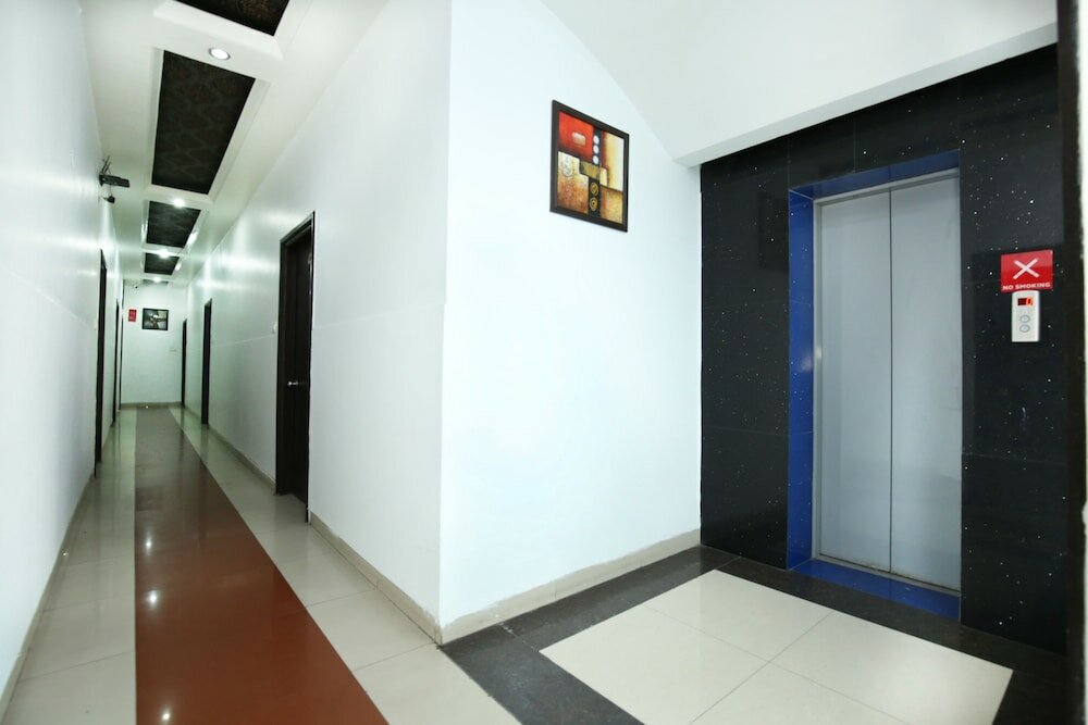 Фото Oyo 1673 Hotel Mm Yellowuds