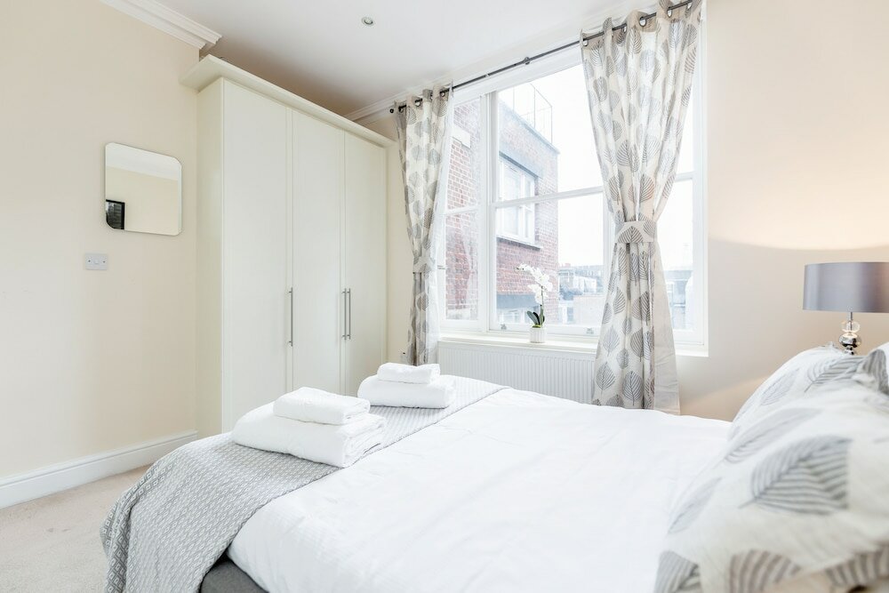 Фото Spectacular Strand Two Bed Apartment