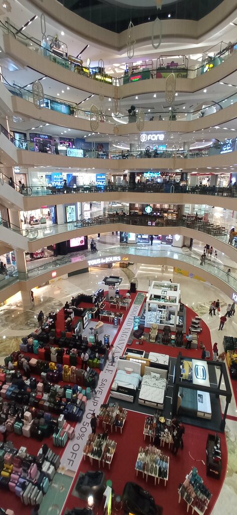 Shopping mall Tunjungan Plaza, Surabaya, photo