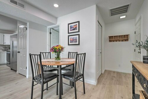 Гостиница Sunny St George Condo w Mtn-view Balcony! в Сент-Джордже