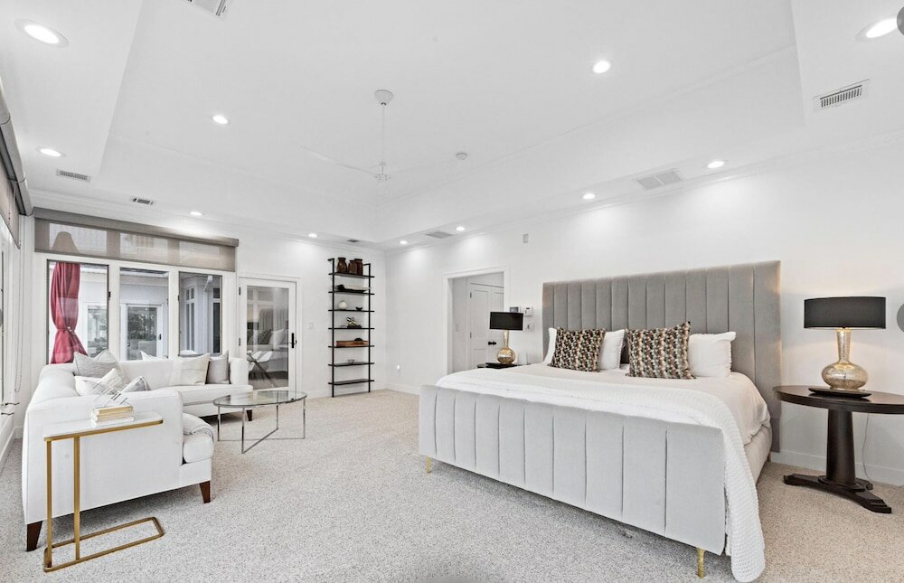 Фото Monmouth Beach 4br Villa on the Water