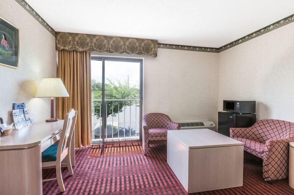 Фото Motel 6 Lawrenceville, Nj