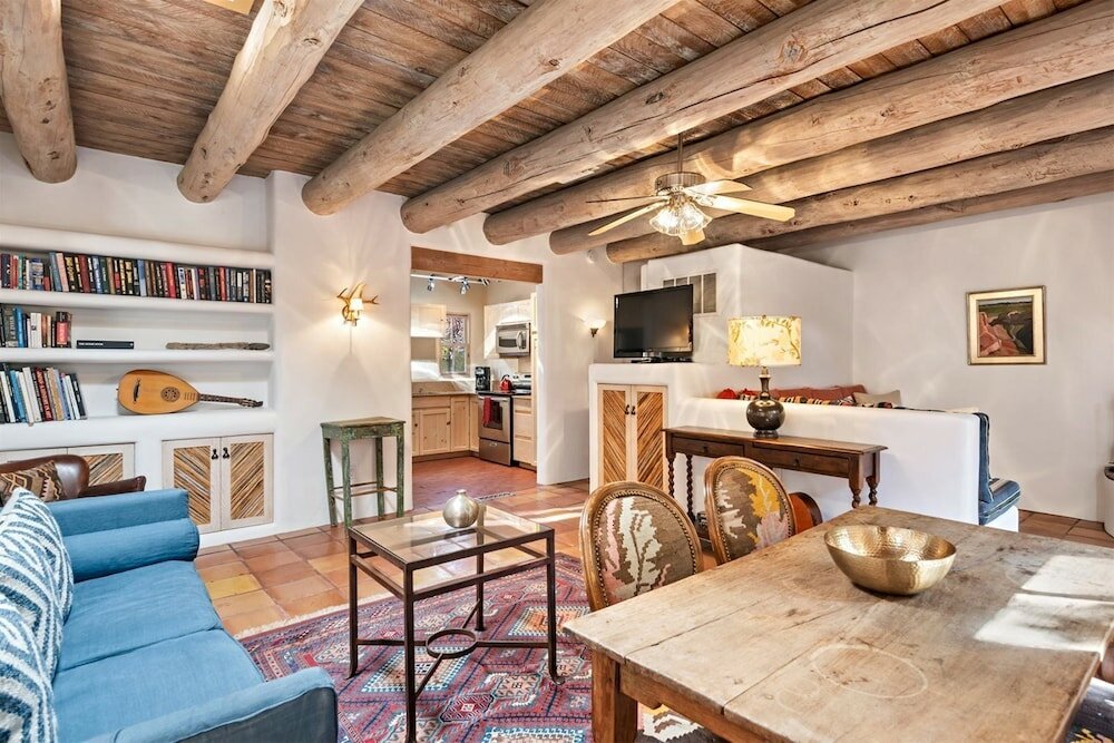 Фото Casa Siempre Mayo - Railyard Gem, Walk to Plaza