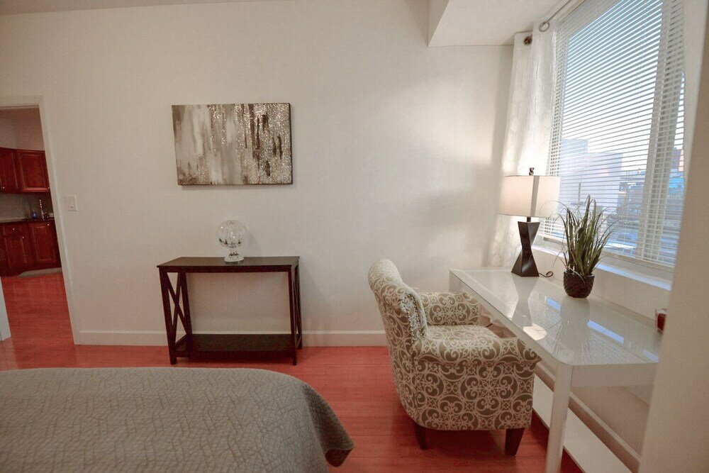 Фото Wood Extended Suites