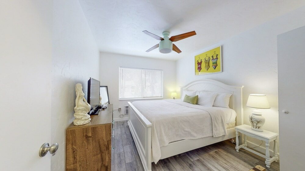 Фото Two Mermaids Resort