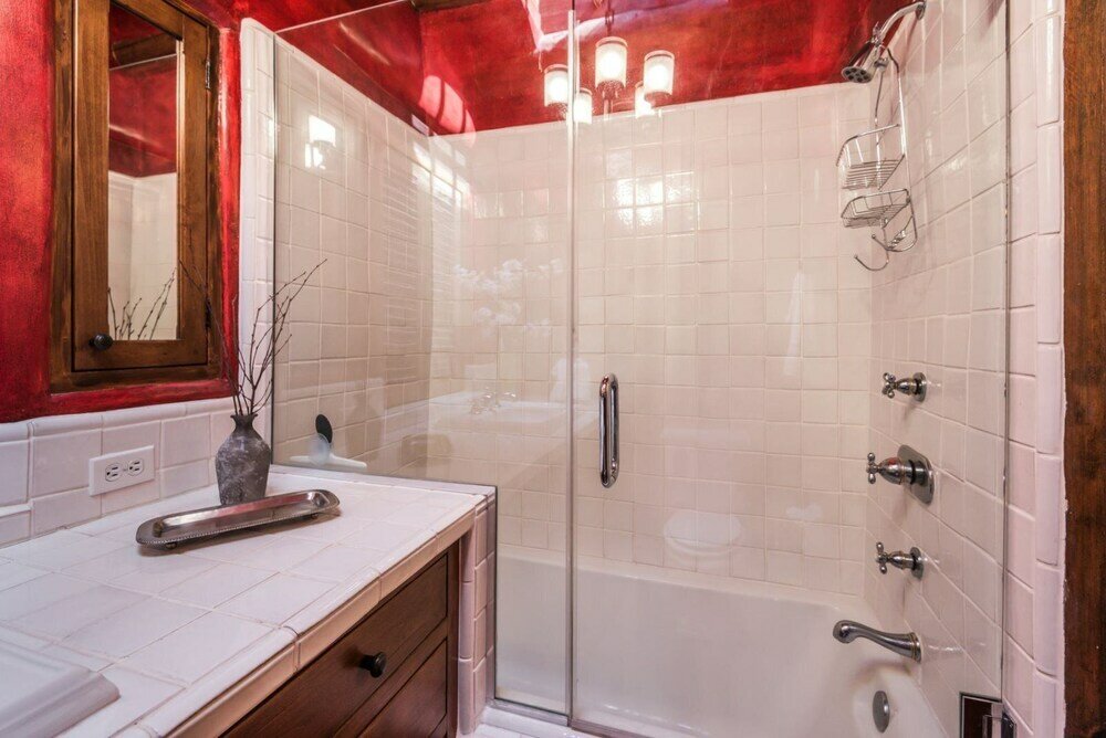 Фото Buena Suerte - Quintessential Eastside Pied-a-terre, Fabulous Views and Patios, Kiva Fireplace, Walk to Canyon Rd. and the Plaza