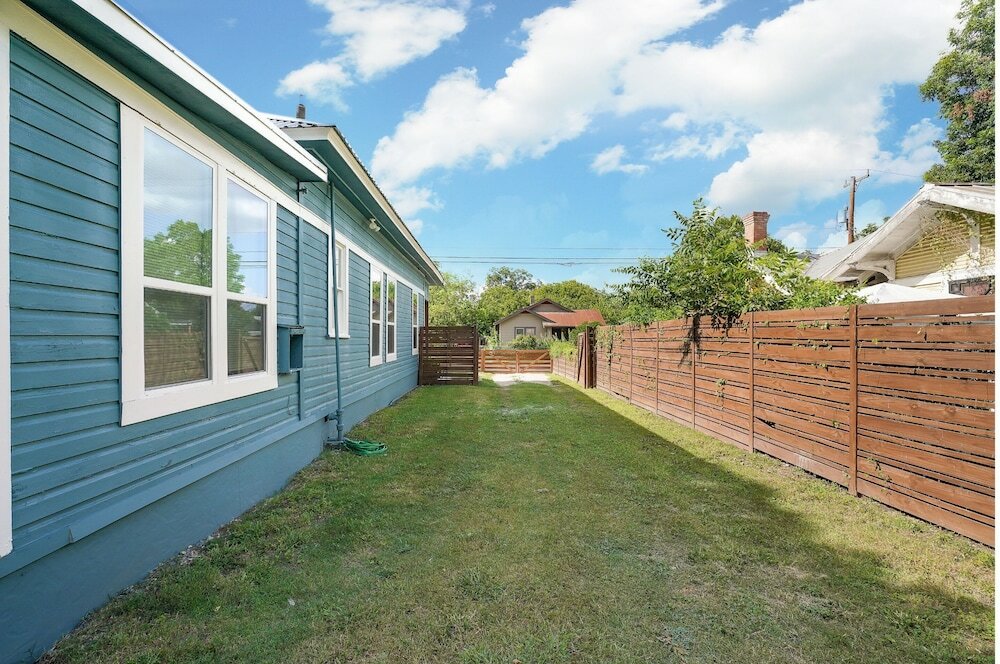 Фото Amazing Fully Fenced Home Only 5 Mins From Downtown