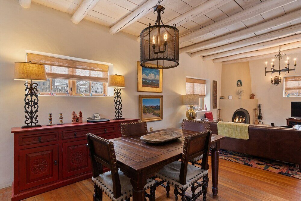 Фото Tecolote - Authentic Home Right Next to The Plaza, Hot Tub, Roof Deck