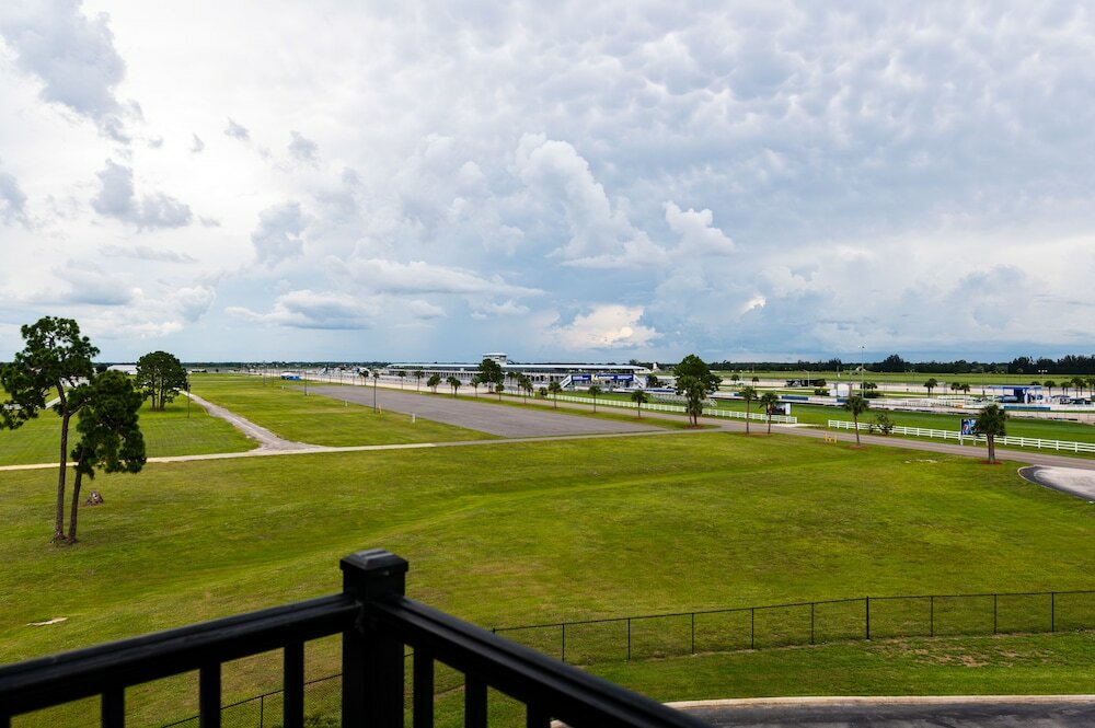 Фото Seven Sebring Raceway Hotel