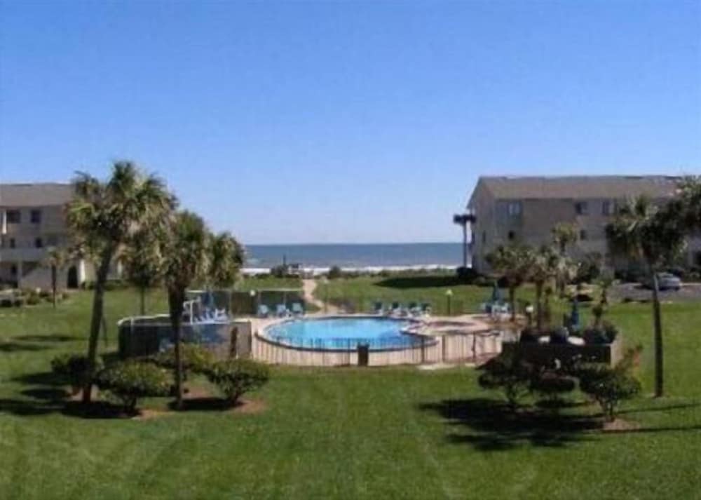 Фото Sleeps 6, Ocean View Condo, 4 Heated Pools - Summerhouse 232