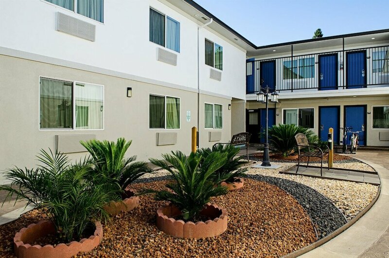 Гостиница Motel 6 Modesto, Ca - Downtown в Модесто