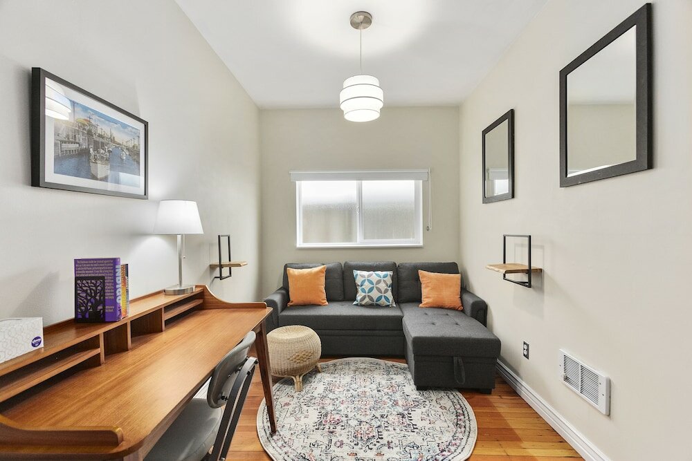 Фото Ballard Bungalow - Walk to Dt Ballard/Water