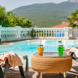 Гостиница Бон Мезон в Алуште