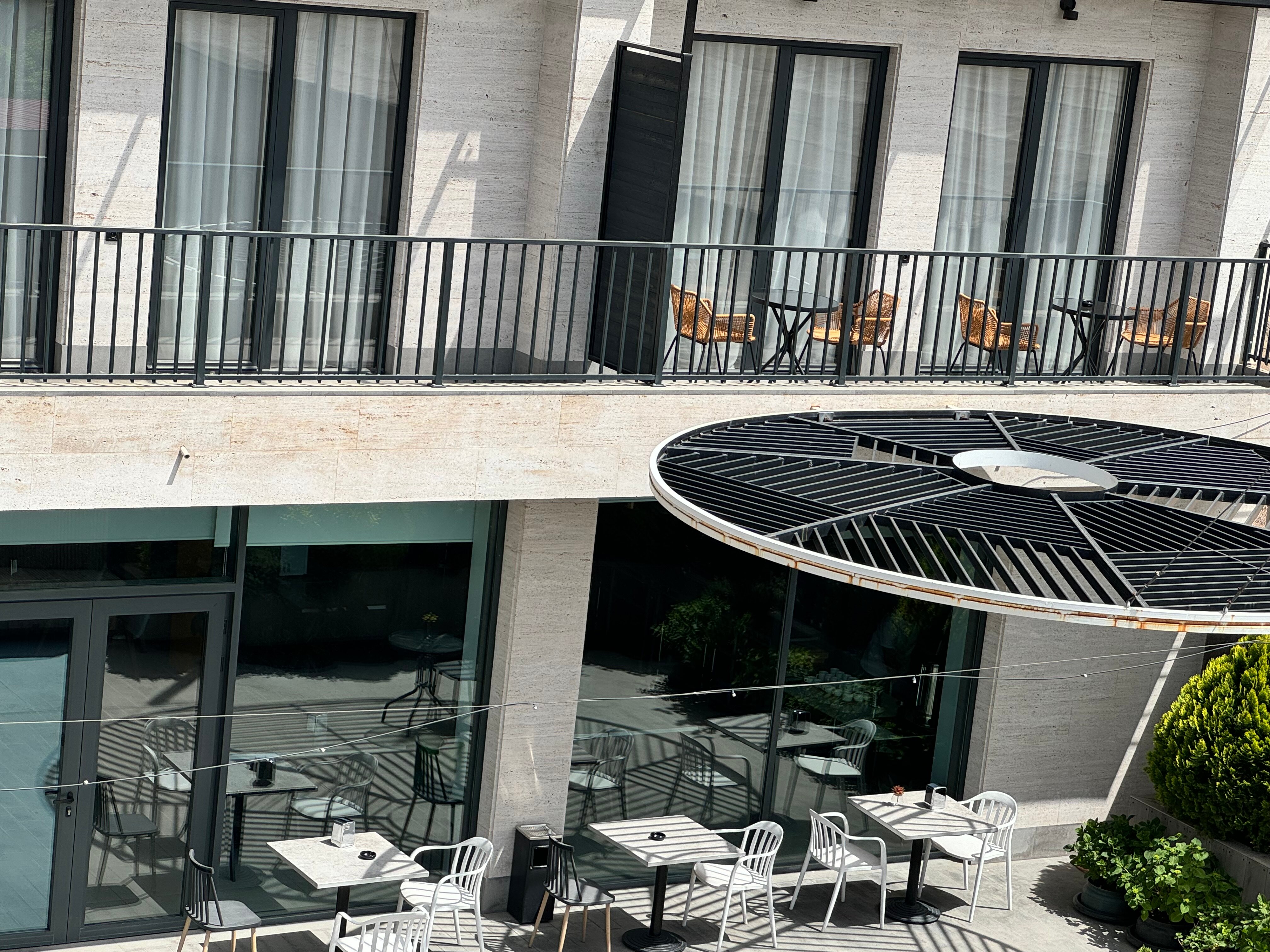 Фото 4Guest Hotel