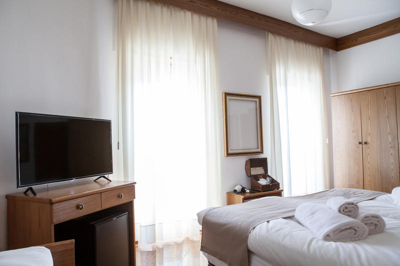 Фото Athos Hotel