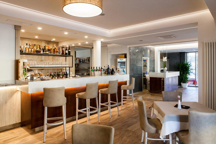 Фото Athos Hotel