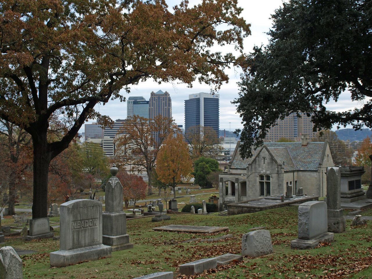 Дом построен на кладбище