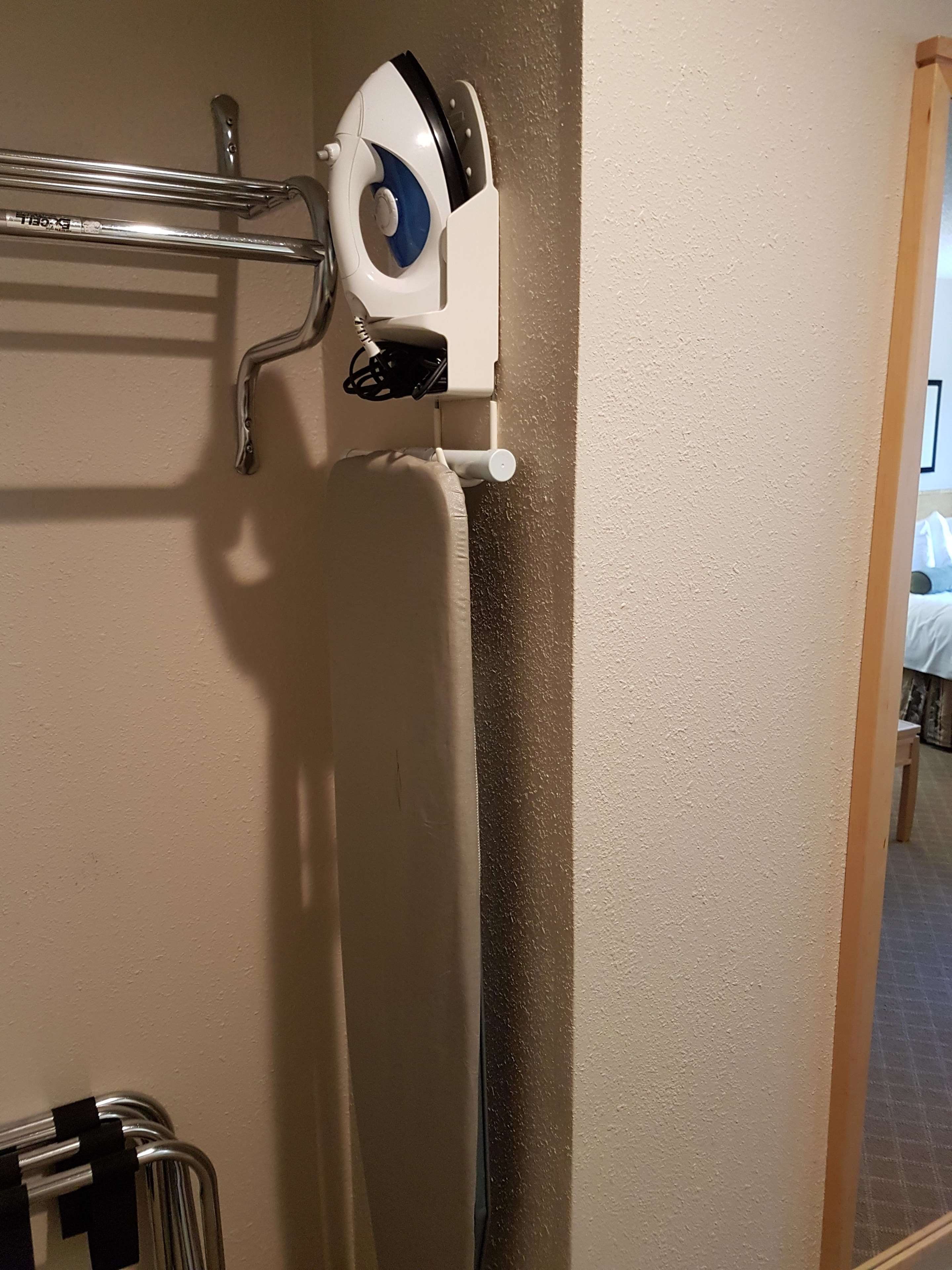 Фото SureStay Plus Hotel by Best Western Coquitlam