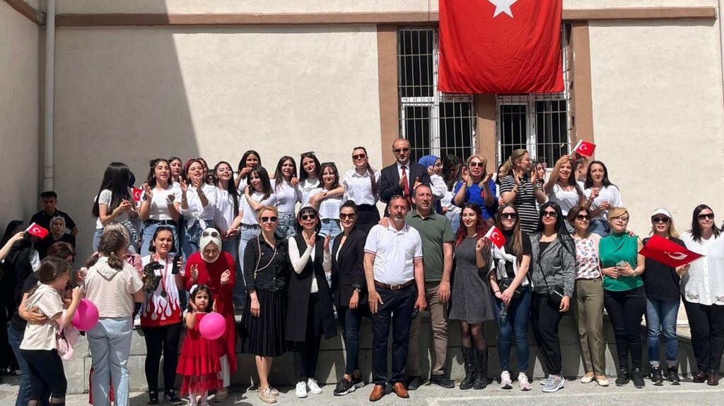 Училище Necatibey Vocational and Technical Anatolian High School, Анкара, фото