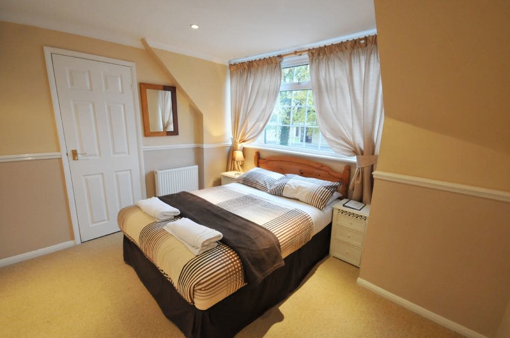 Фото Flexistay Ambers Gatwick Aparthotel