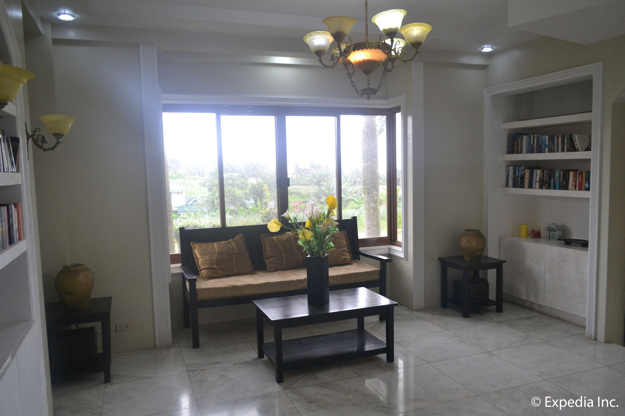 Фото The Q Hotel & Restaurant