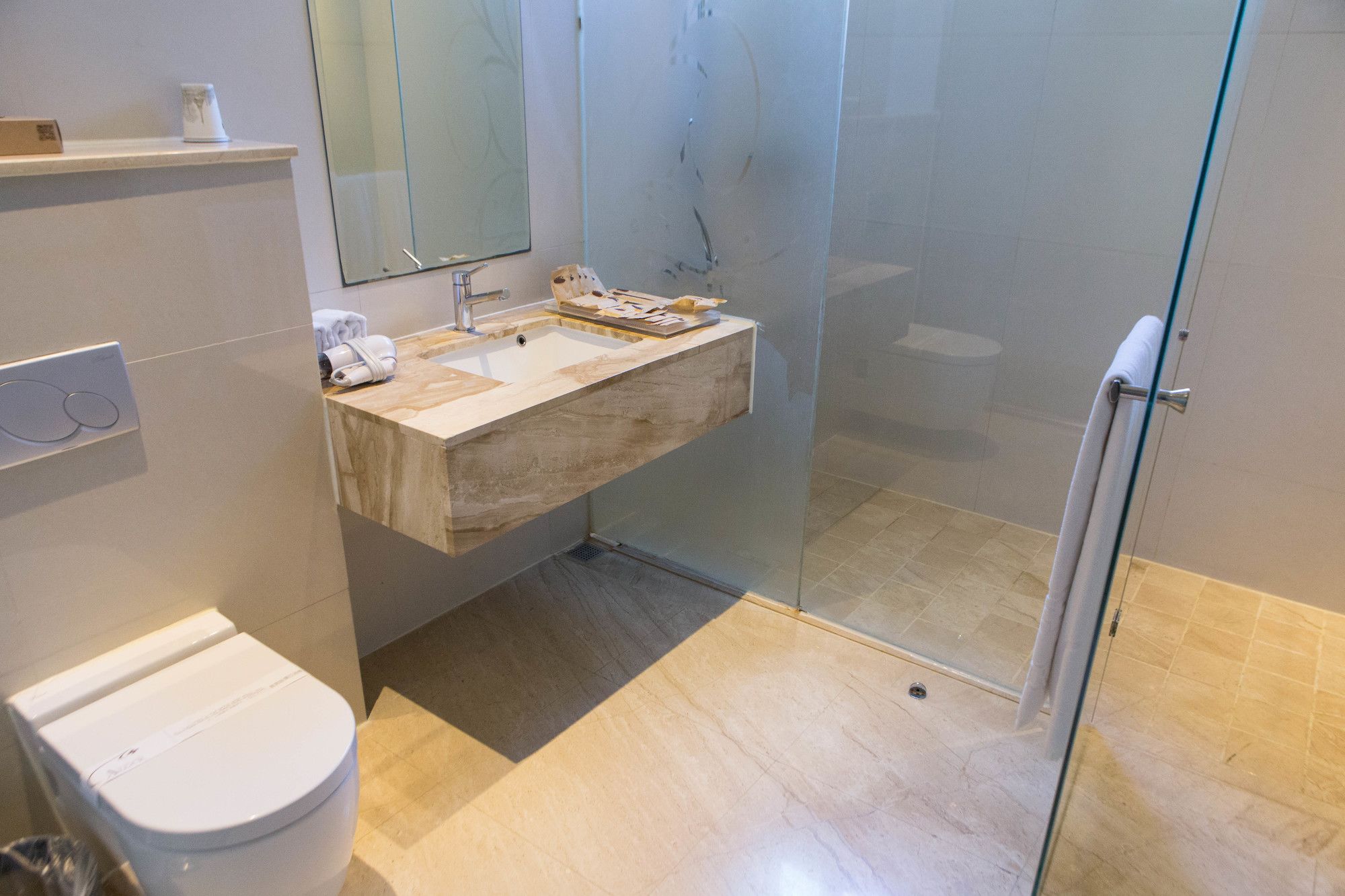 Фото All-Ur Boutique Motel - Tai-Chung Branch