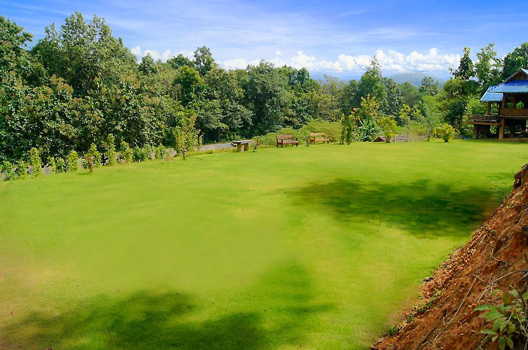 Фото Banphu Montalang Resort