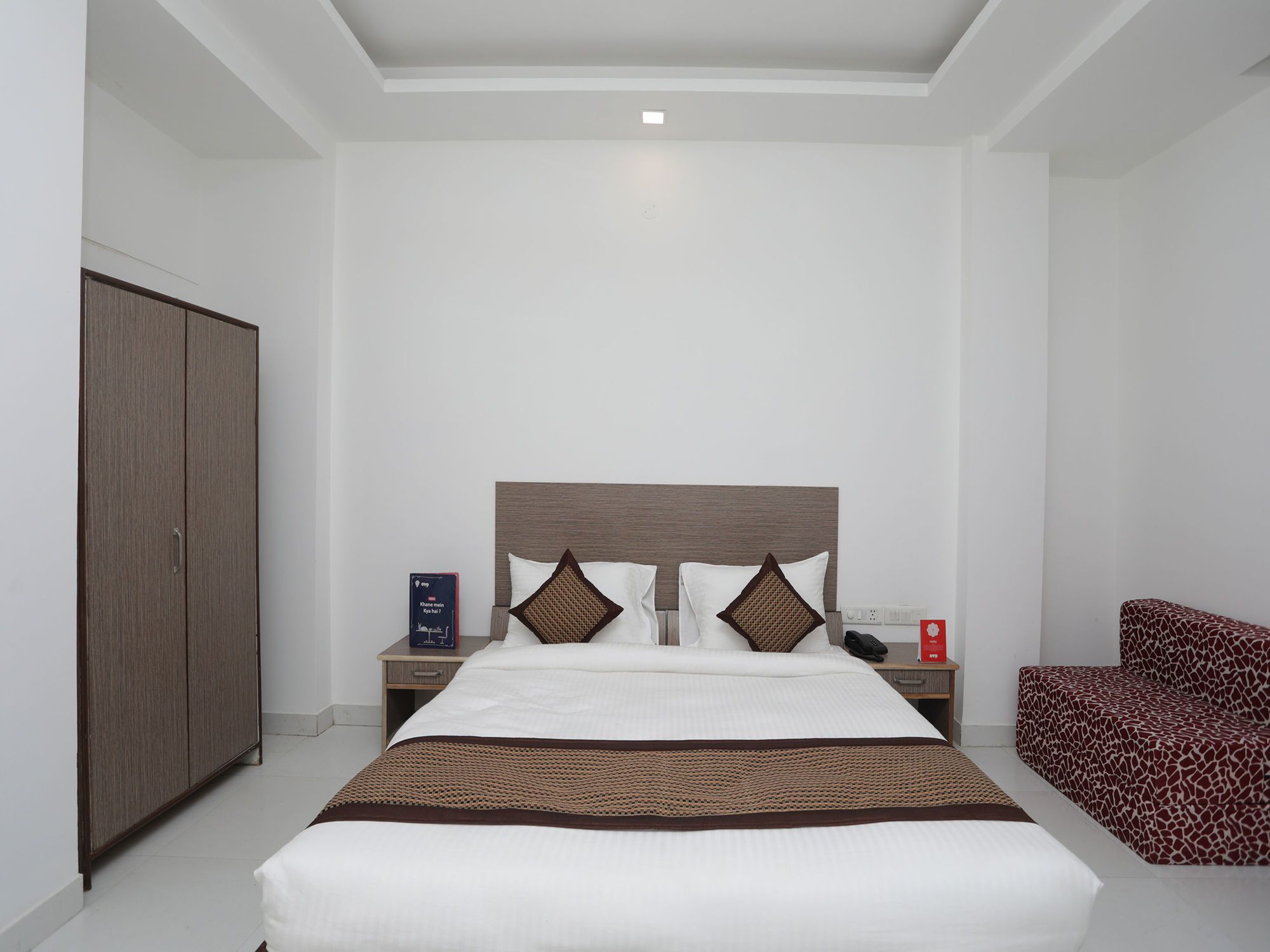 Фото Oyo 12235 Hotel Bliss Continental