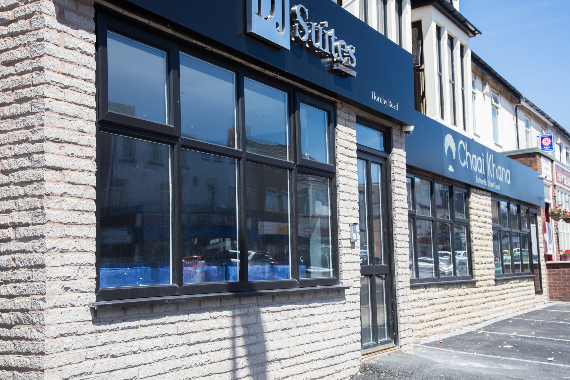 Фото DJ Suites Blackpool