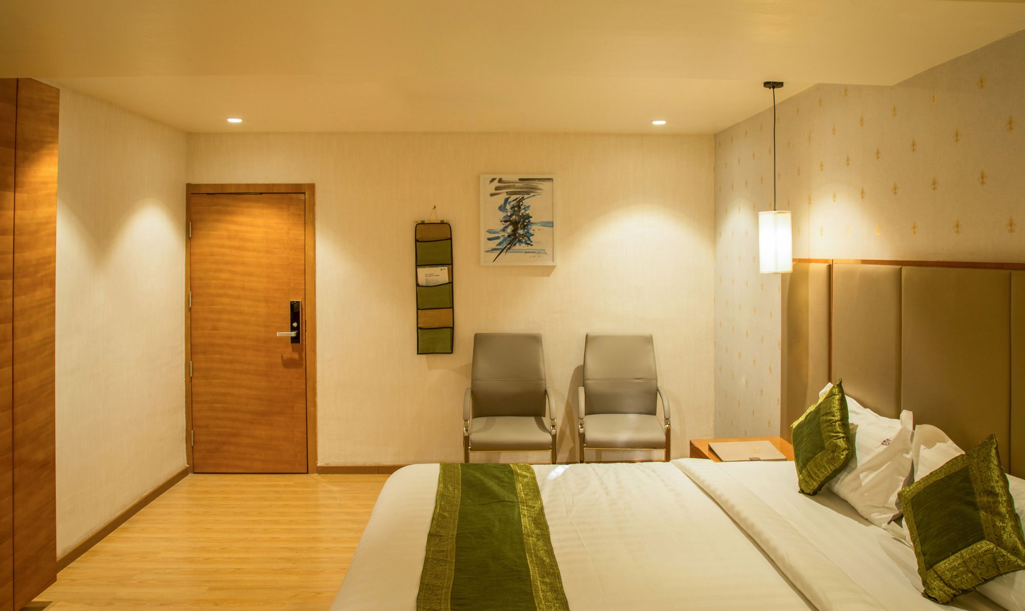 Фото Hotel Reva Regency