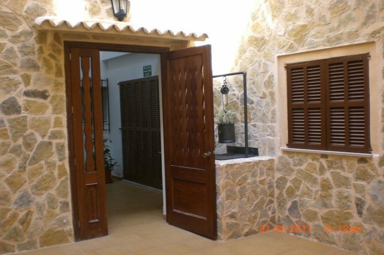 Фото Hostal Can Gallu