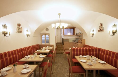 Гостиница Hotel Krone 1512 в Зальцбурге